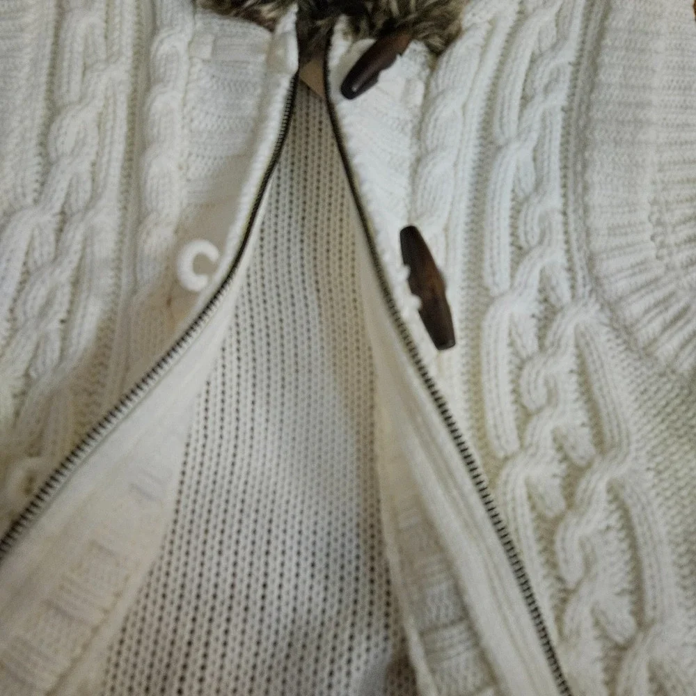 Red Camel Women's Hooded Cable Knit Sweater Vest Size‎ M Ivory White Faux Fur